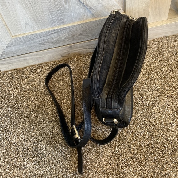 Vintage 90’s Wilson Leather Black Purse Crossbody Shoulder - Picture 7 of 11